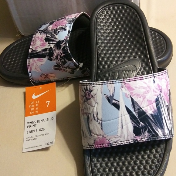 Nike Slides - Picture 2 of 8